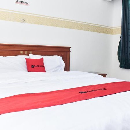 Reddoorz Near Lenmarc Mall Surabaya Pradahkalikendal Kültér fotó